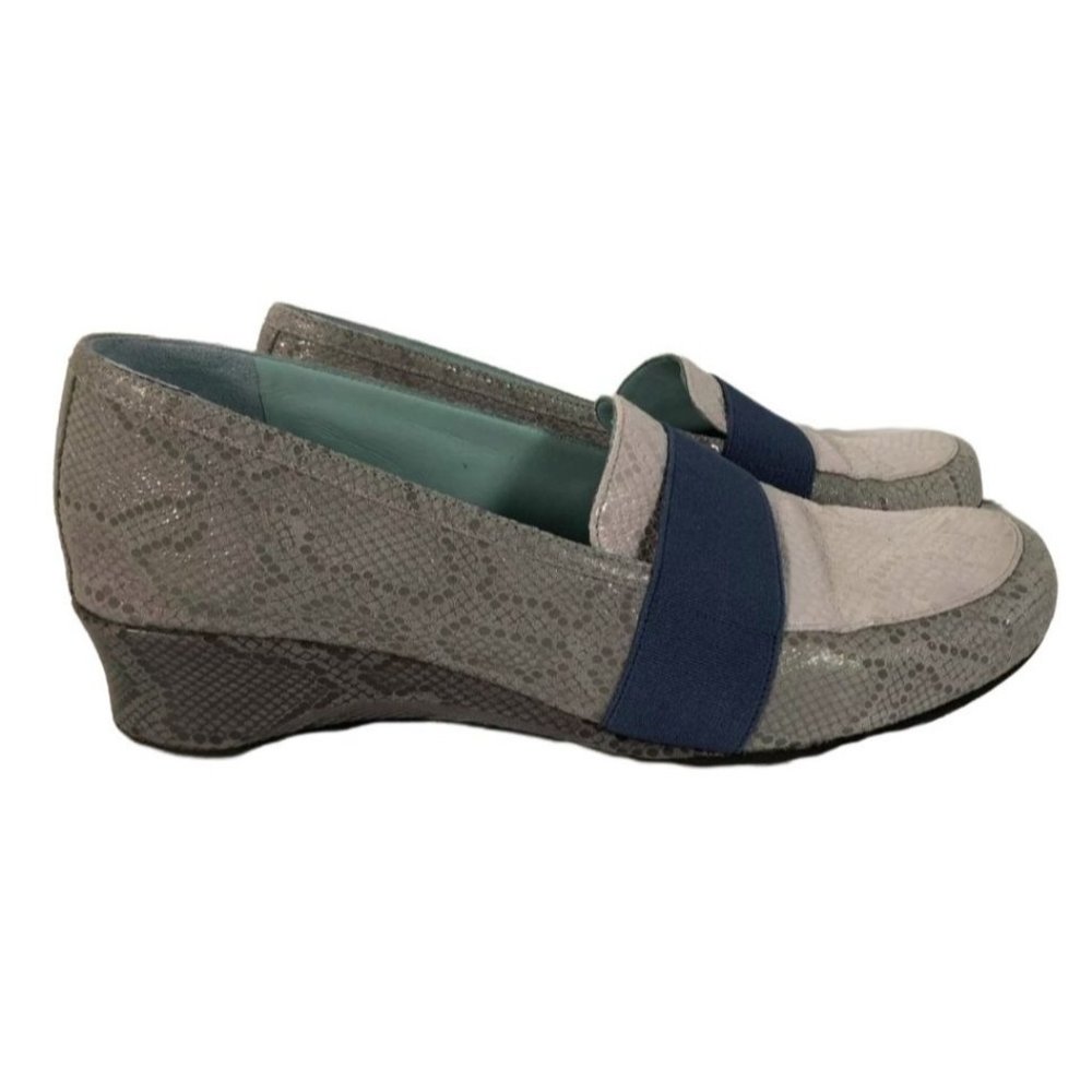 NIB Thierry Rabotin Florida Women's Gray Wedge Heel Loafer Size 37
